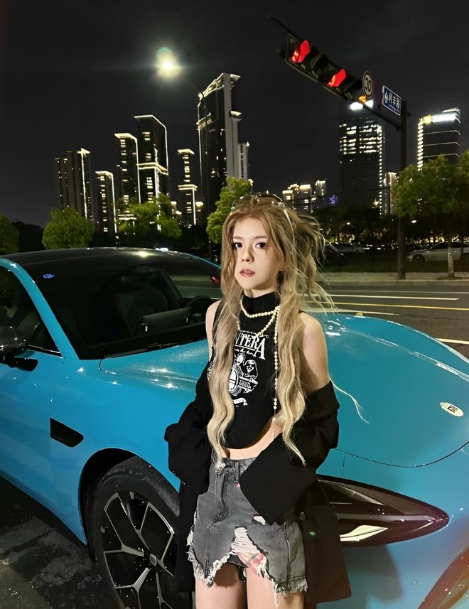 质量都这么高的吗？仙女也就长这样吧不朽情缘手机版小米SU7的美女车主(图4)