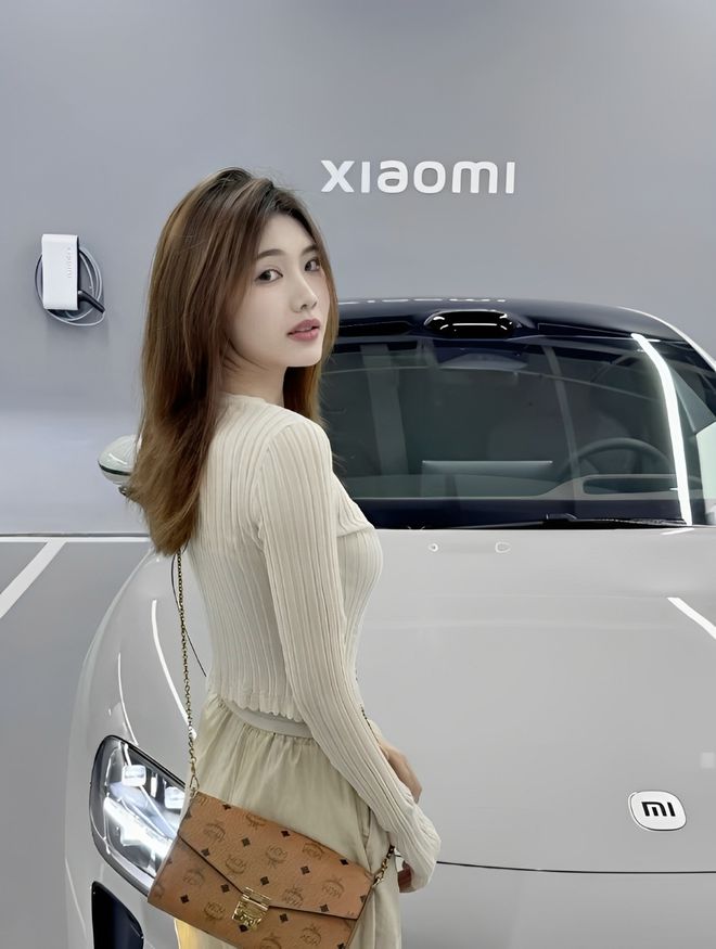 质量都这么高的吗？仙女也就长这样吧不朽情缘手机版小米SU7的美女车主(图9)