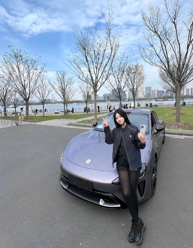 质量都这么高的吗？仙女也就长这样吧不朽情缘手机版小米SU7的美女车主(图7)